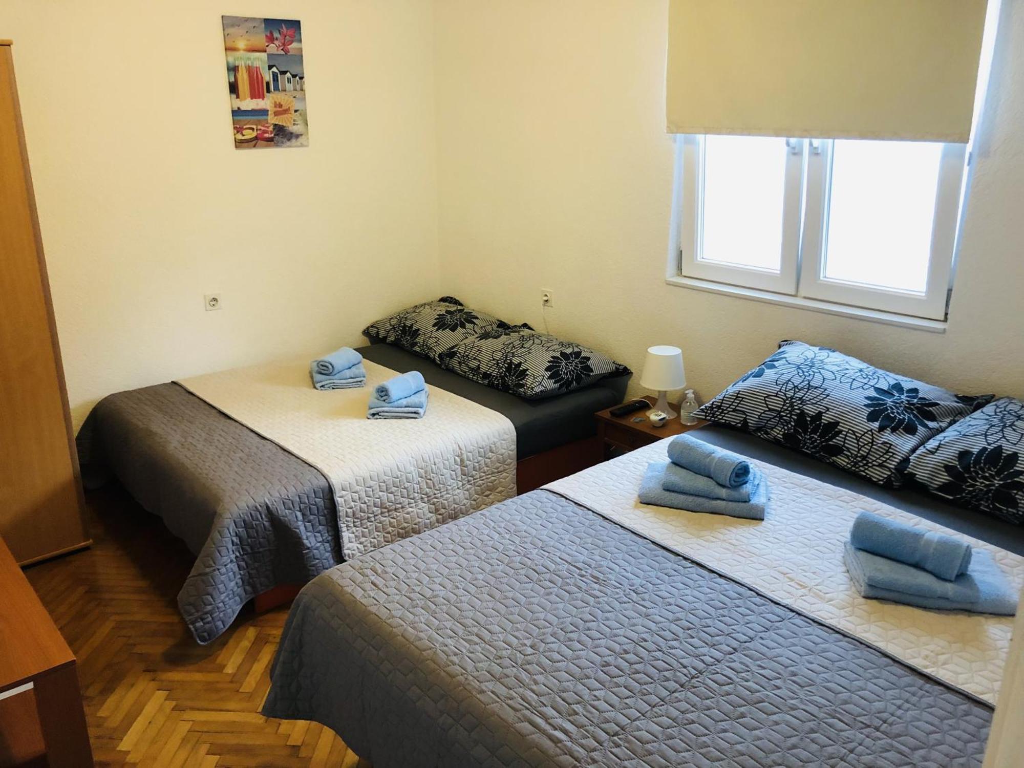 Apartman Ema *