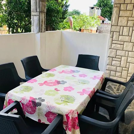 Apartmani Ema Trogir Exterior photo